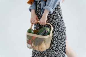 The Benefits of Shopping on a Full Stomach