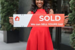 The Pros and Cons of Using a Real Estate Agent Versus Selling Solo